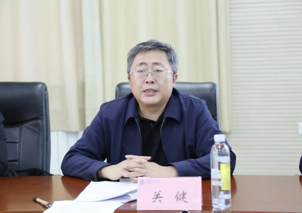 讲音乐党课半月后，关健主动投案